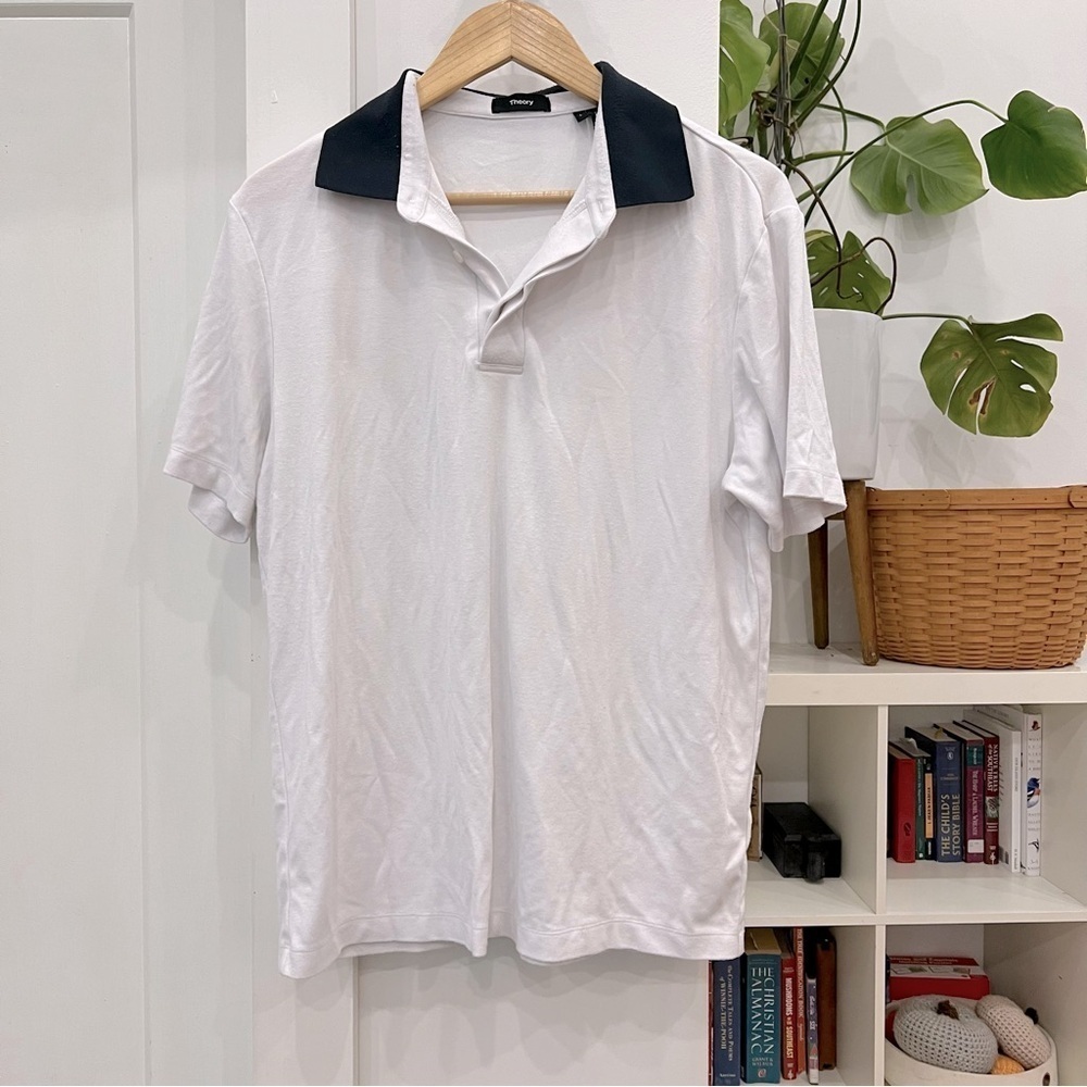 Theory Large white soft polo shirt with dark collar